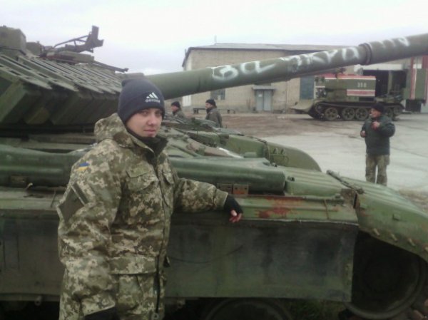 Дівчині-санінструктору з Волині бойовий побратим віддав власний орден «За мужність». ФОТО