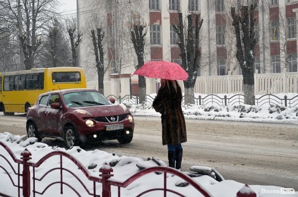 Луцьк знов у снігу. ФОТО