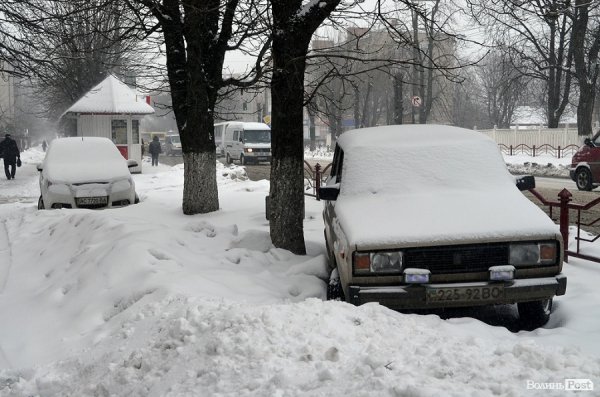 Луцьк знов у снігу. ФОТО