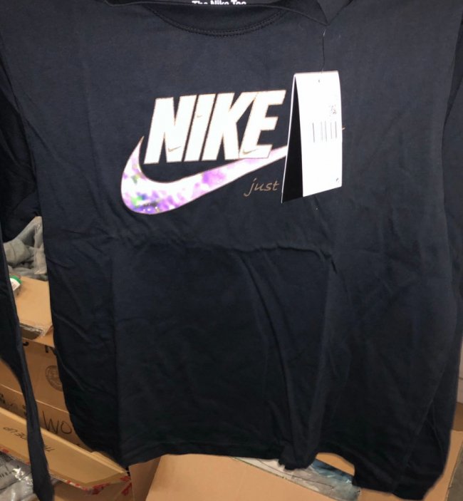 Через «Ягодин» під виглядом гуманітарки намагались ввезти спортивний одяг вартістю понад 1, 5 мільйона гривень