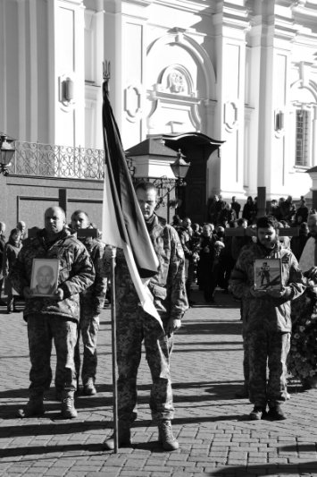 У Луцькій громаді провели в останню дорогу Героїв Валерія Семенюка та Анатолія Мерчука. ФОТО