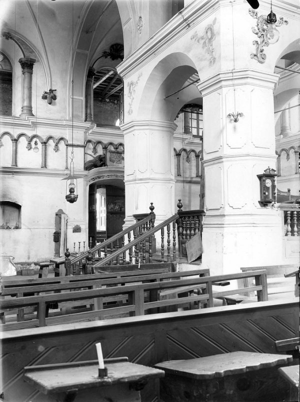 Інтер'єр луківської синагоги