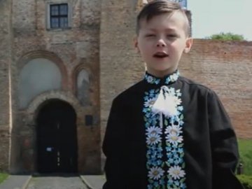 Молитва за Україну: 6-річний луцький блогер записав відео до Дня Незалежності