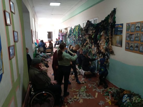 Про «знамениті плащі з Лукова», або Історія волонтерства однієї волинської громади