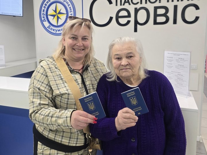 84-річна волинянка отримала закордонний паспорт: приклад справжньої безбар’єрності