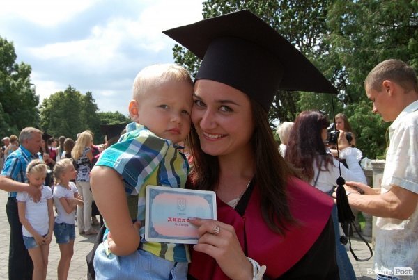 Як вручали дипломи магістрам Східноєвропейського університету. ФОТО