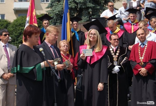 Як вручали дипломи магістрам Східноєвропейського університету. ФОТО