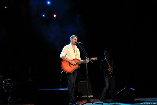 Фото концерту Арсена Мірзояна в Луцьку