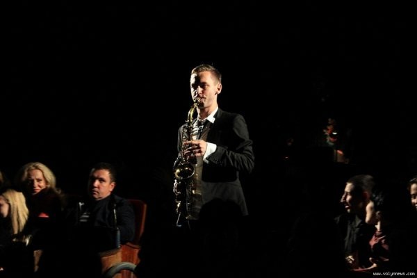 Фото концерту Арсена Мірзояна в Луцьку