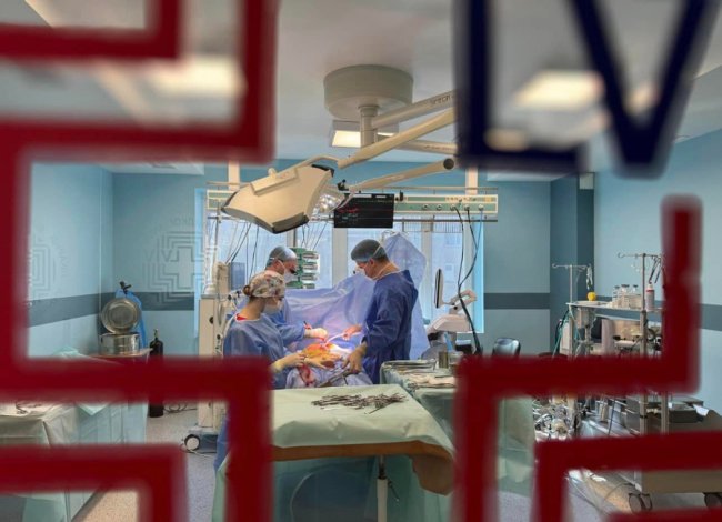 За міліметр від смерті: у Львові лікарі врятували воїна з Волині