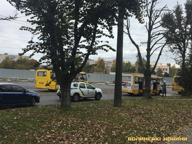 У Луцьку зіткнулися дві маршрутки: постраждали 10 людей. ФОТО