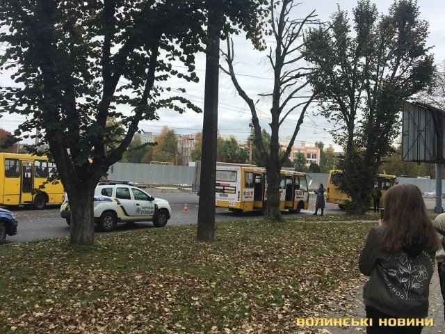 У Луцьку зіткнулися дві маршрутки: постраждали 10 людей. ФОТО