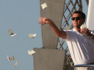 Луцькрада «викинула» понад 34 тисячі на годинник та килимок