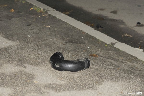 Аварія у Луцьку: машина розтрощила стовп, вулиця – без світла. ФОТО. ВІДЕО