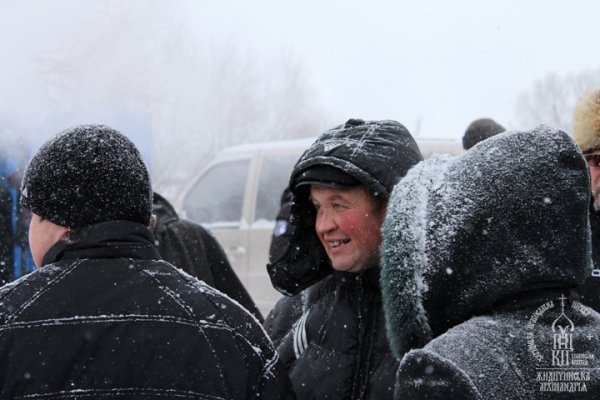 Як під Луцьком козаки і монахи купалися в крижаній воді. ФОТО