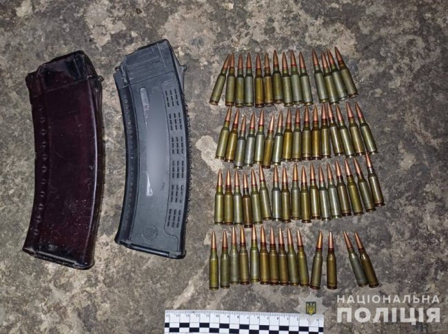 У 41-річного волинянина вдома знайшли арсенал зброї та наркотики