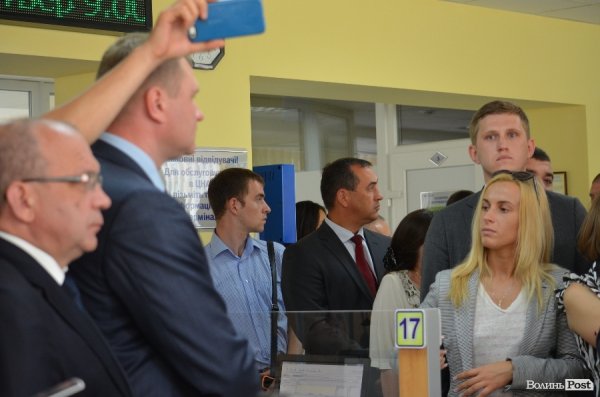 Яценюк оцінив роботу Луцького ЦНАПу. ФОТО