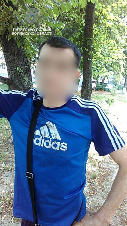 У Луцьку серед двору лежав наркоман. ФОТО