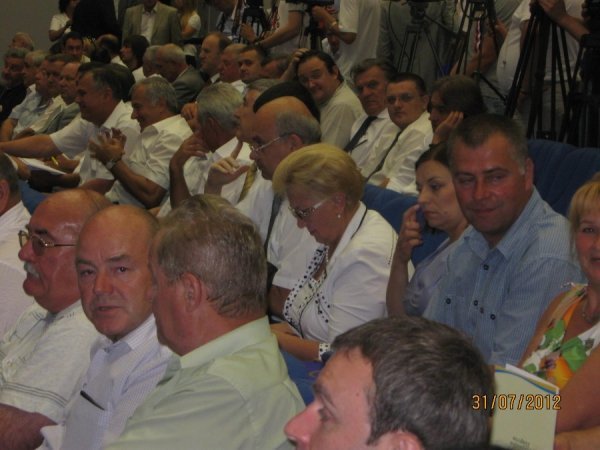 Литвин «благословив» Ващук іти до регіоналів