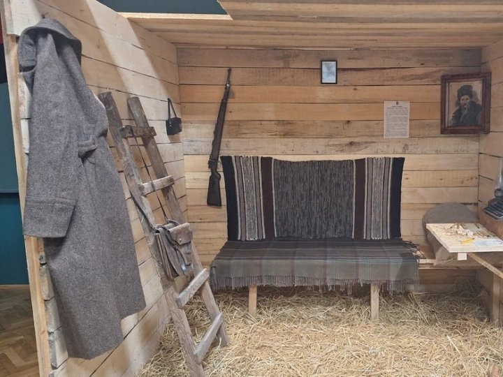 Криївка, у якій жив Ніл Хасевич: у музеї на Волині відтворили схованку упівця