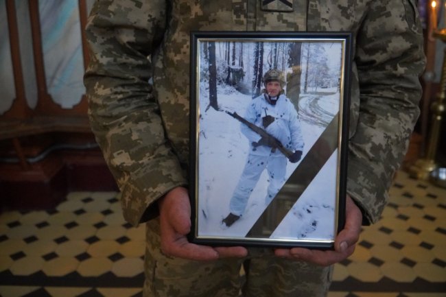 На Волині попрощались з Героєм Олександром Омельчуком. ФОТО