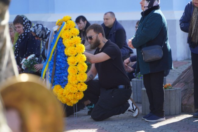 На Волині попрощались з Героєм Олександром Омельчуком. ФОТО
