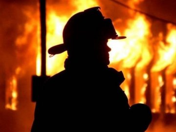 На Волині горіли літня кухня та господарські будівлі