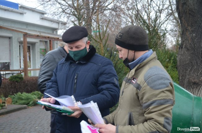 У Луцьку тривають рейди на ялинкових ринках. ПЕРШІ РЕЗУЛЬТАТИ