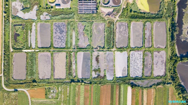 Очисні споруди поблизу Луцька показали з висоти. ФОТО