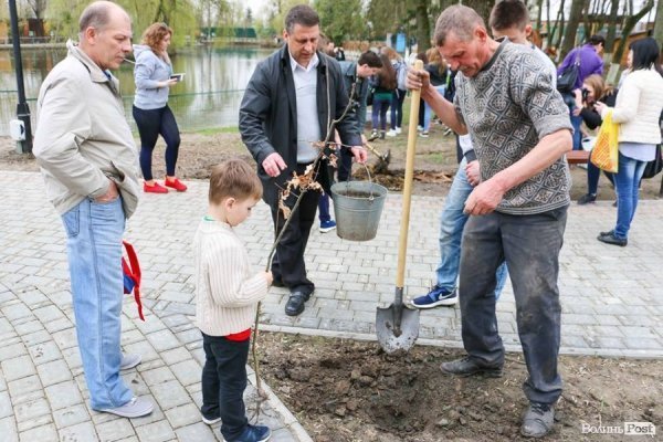 Луцький зоопарк став ще зеленішим. ФОТО