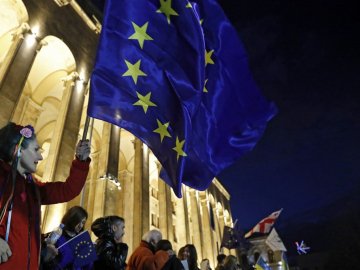 Після численних протестів у Грузії парламент відхилив скандальний законопроєкт про іноагентів