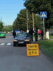 У Ківерцях Mercedes збив велосипедиста. ФОТО