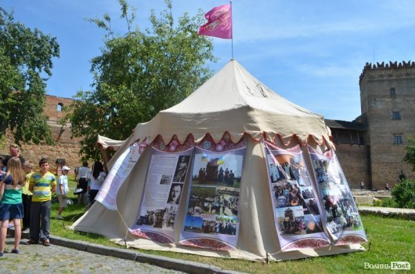 У Луцьку відкрилася виставка української зброї. ФОТО