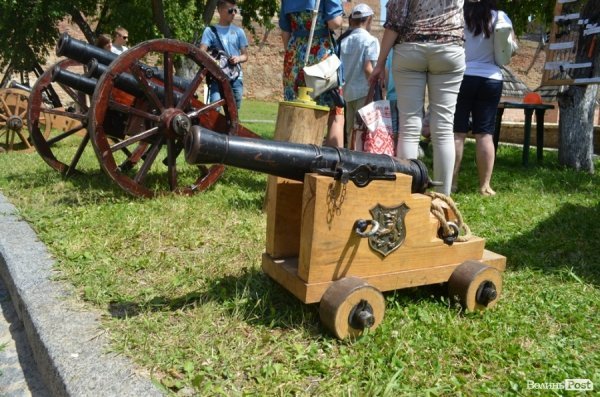 У Луцьку відкрилася виставка української зброї. ФОТО