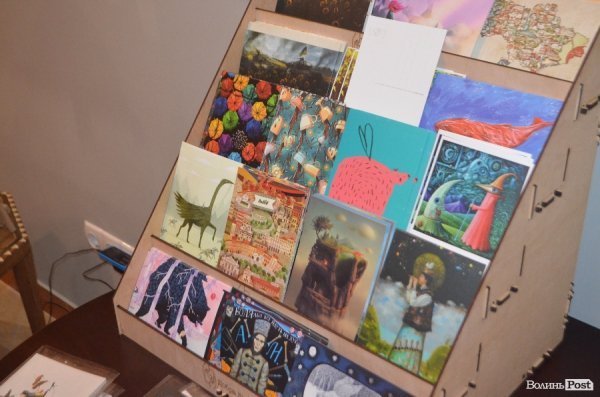 У Луцьку з'явилися «Добрі листівки», які допомагають дітям. ФОТО