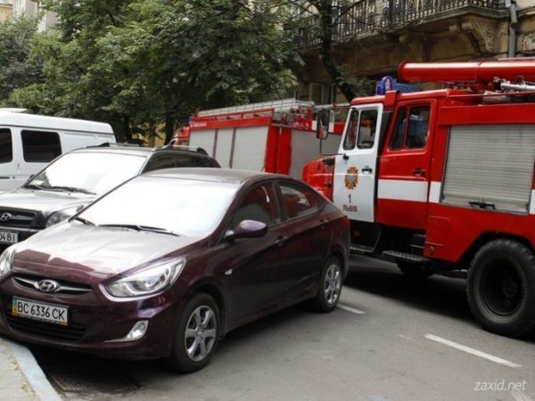 У центрі Львова обвалився будинок. ФОТО