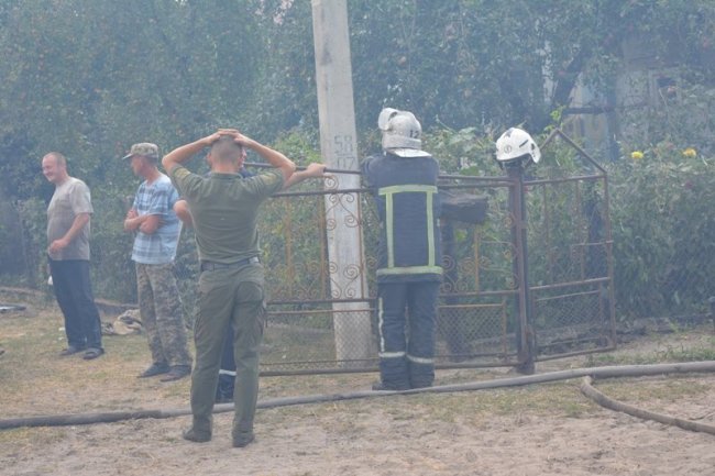 Під час пожежі на Волині постраждав рятувальник. ФОТО