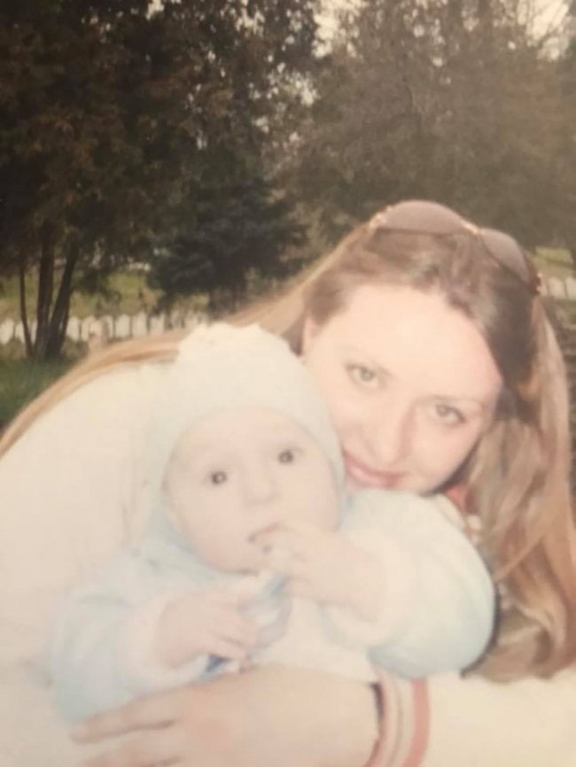 Директорка Луцького зоопарку зворушливо привітала сина з 15-річчям. ФОТО