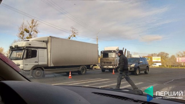 У Луцьку зіткнулися дві вантажівки