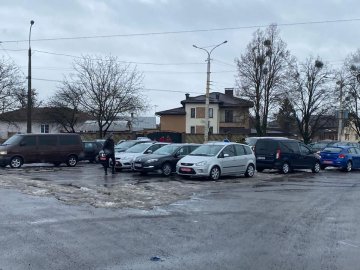 Муніципали оголосили «війну» безладу на авторинку Луцька