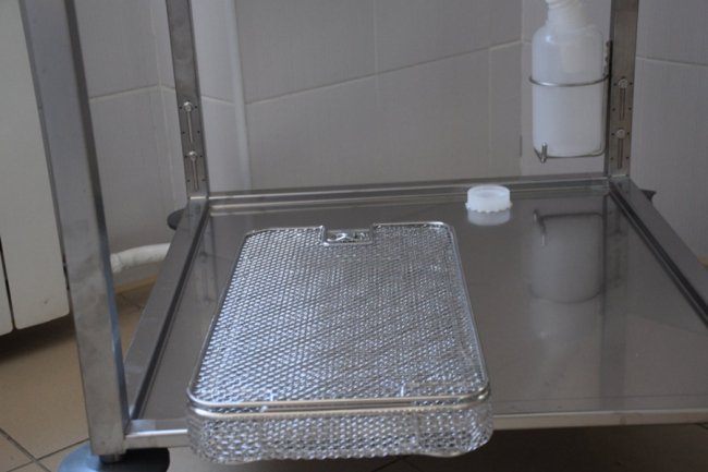 «Подібної техніки не було»: у луцькій лікарні запрацювала машина, яка миє та дезінфікує інструменти. ФОТО