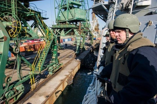Американський есмінець почав військові навчання у Чорному морі. ФОТО