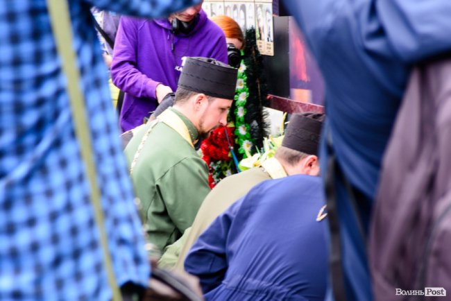 У Луцьку вшанували загиблих під Волновахою. ФОТО