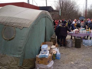 Волинські рятувальники розгорнули пункти життєзабезпечення біля польського кордону
