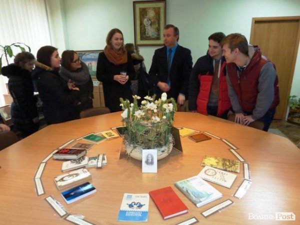 Вінтаж чи модний принт: студенти та науковці про Лесю Українку. ФОТО