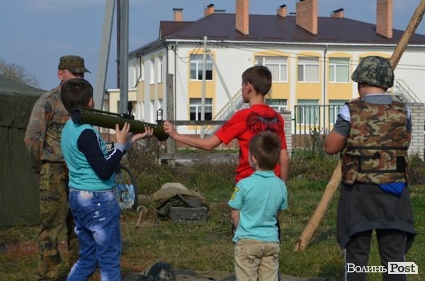 На Волині козаки і монахи допомагали воякам. ФОТО
