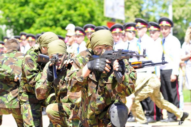 Фото випускного у військовому ліцеї в Луцьку