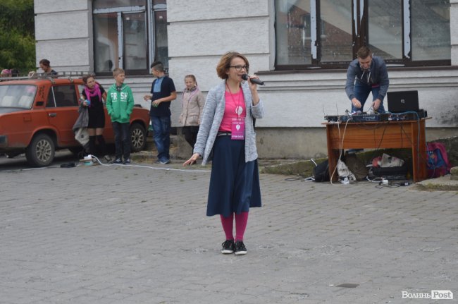 З хлібом, горілкою та кров’ю: у Луцьку відкрили фестиваль театрів. ФОТО