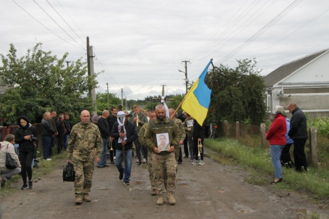 На Волині попрощалися із загиблим на війні Героєм Андрієм Іщиком. ФОТО