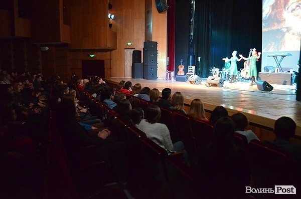 «Я хочу від них дітей»: Dakh Daughters підірвали луцьку публіку. ФОТО